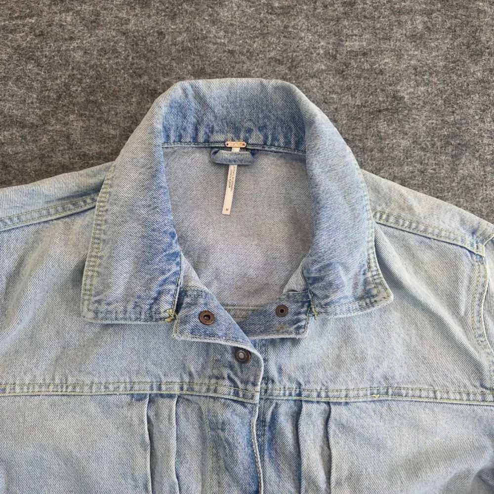 Free People Dillon Jacket Womens Medium Blue Denim Distressed Frayed Raw‎ Hem - Picture 6 of 16